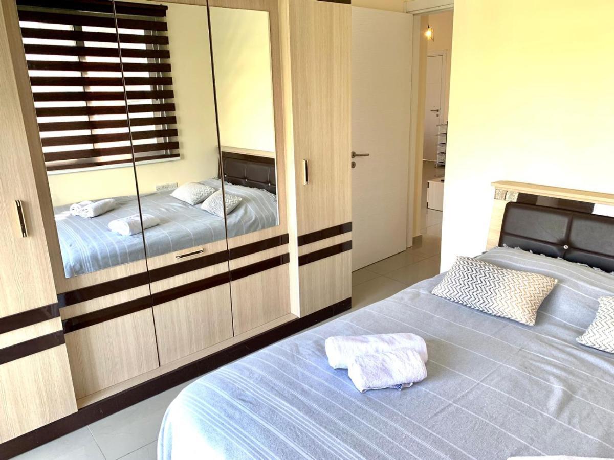 Amazing Two-Bedroom Apartment In Residence Lukomorye D1 With Private Garden Karavas  エクステリア 写真