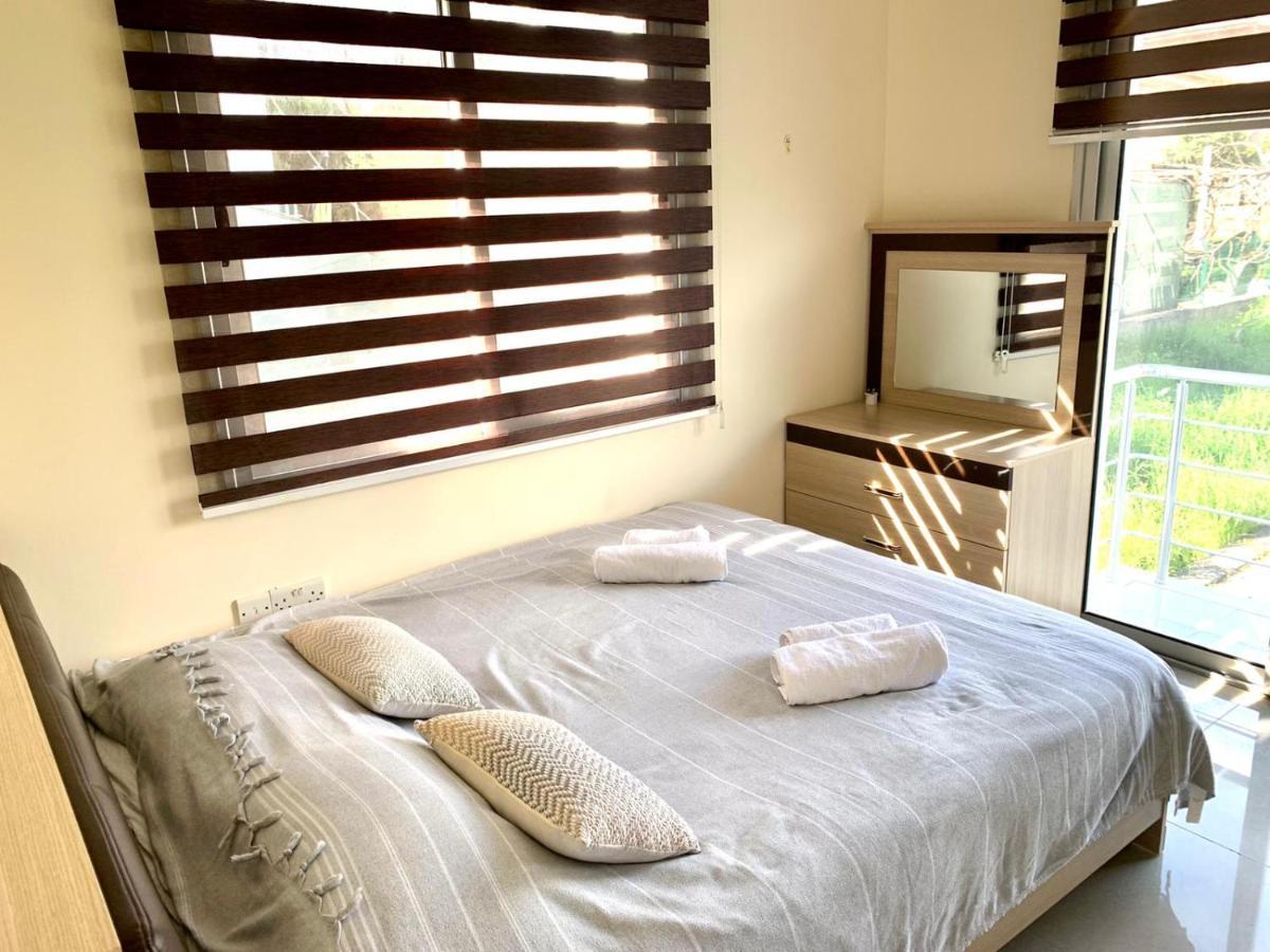 Amazing Two-Bedroom Apartment In Residence Lukomorye D1 With Private Garden Karavas  エクステリア 写真