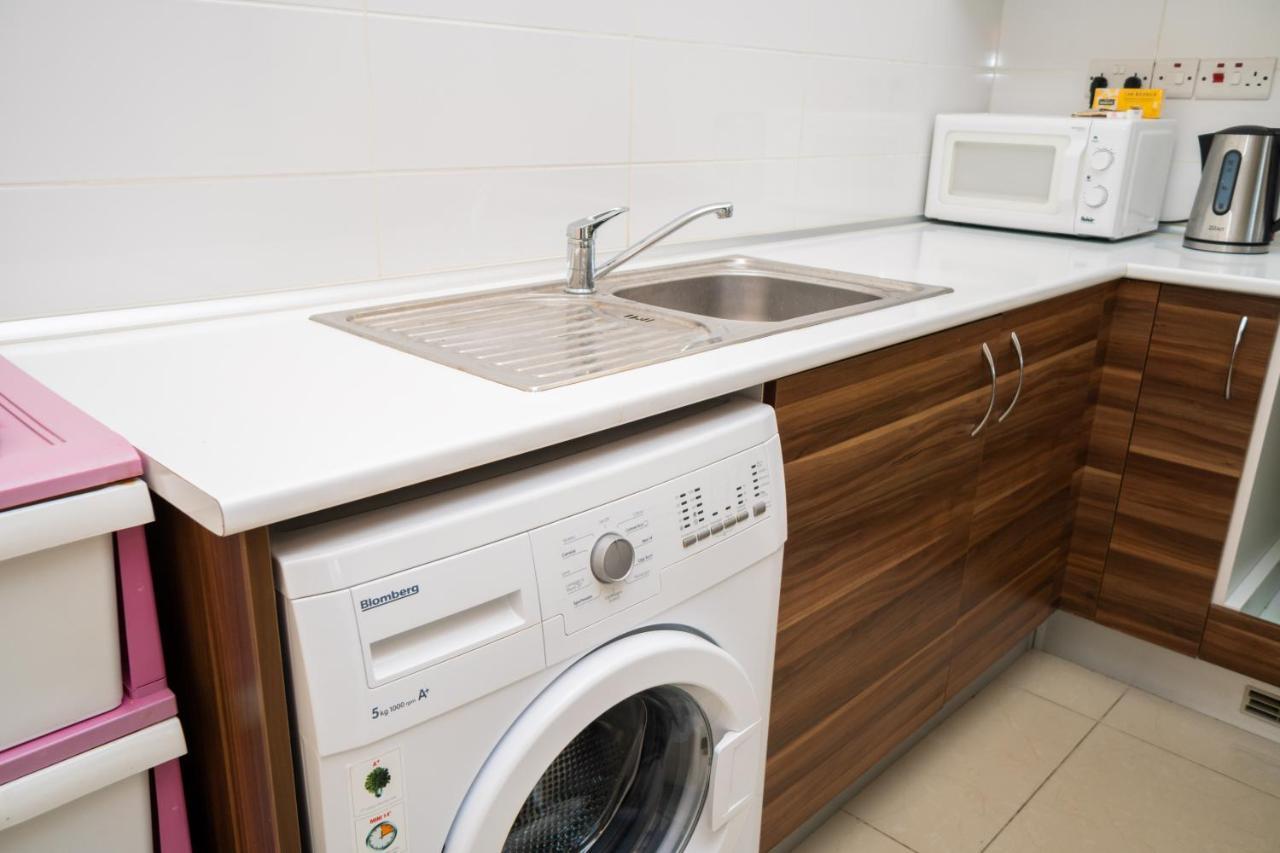 Amazing Two-Bedroom Apartment In Residence Lukomorye D1 With Private Garden Karavas  エクステリア 写真
